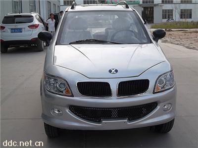  鲁裕兴5人电动轿车